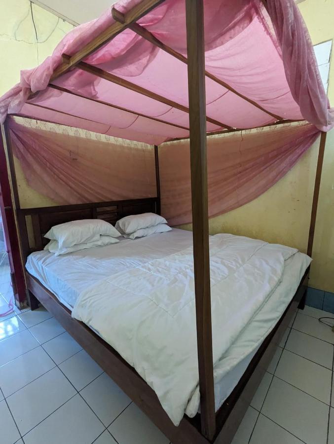 Agusfamily Homestay Лабуан-Бахо Экстерьер фото